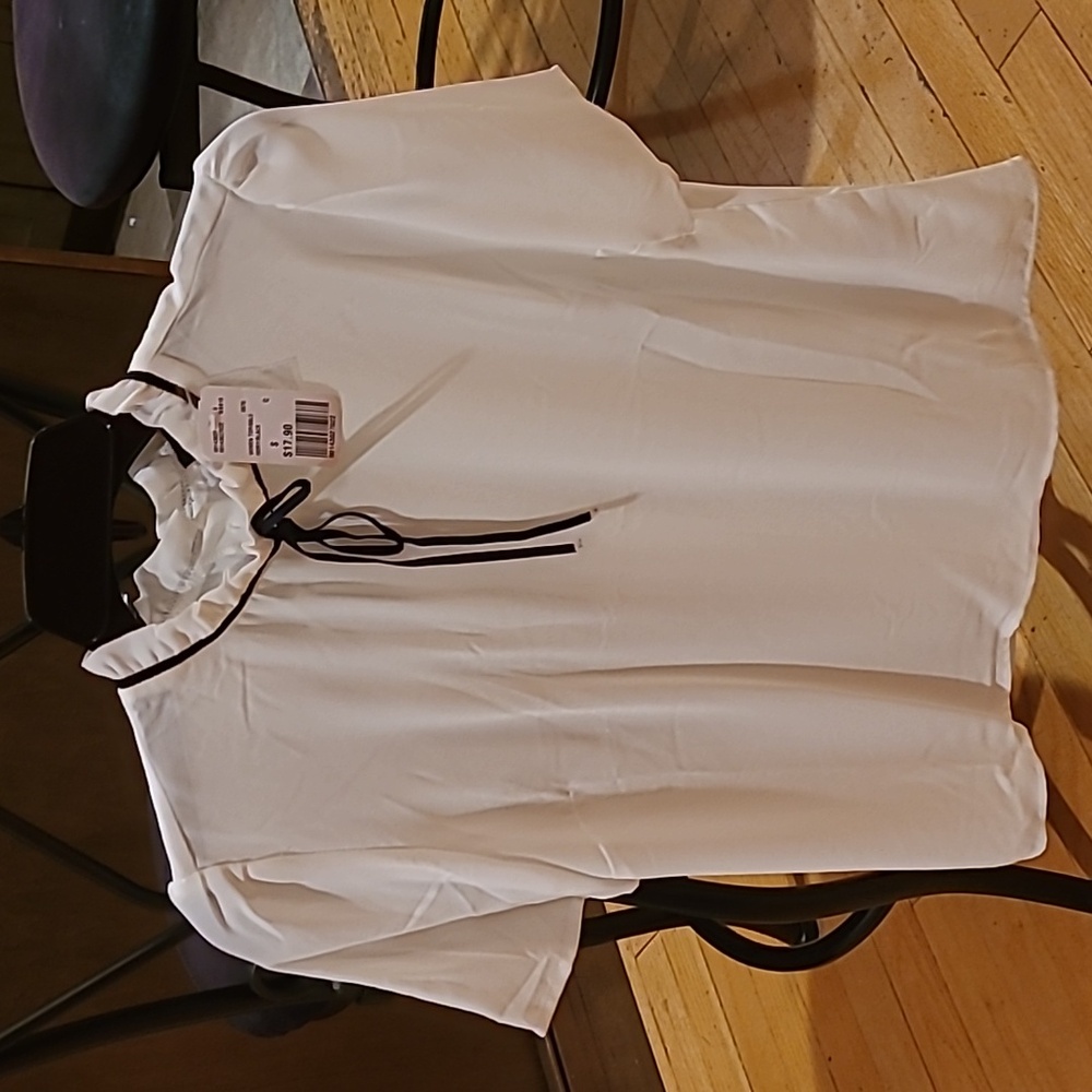 Forever 21 cream button up back blouse with black bow tie Small new